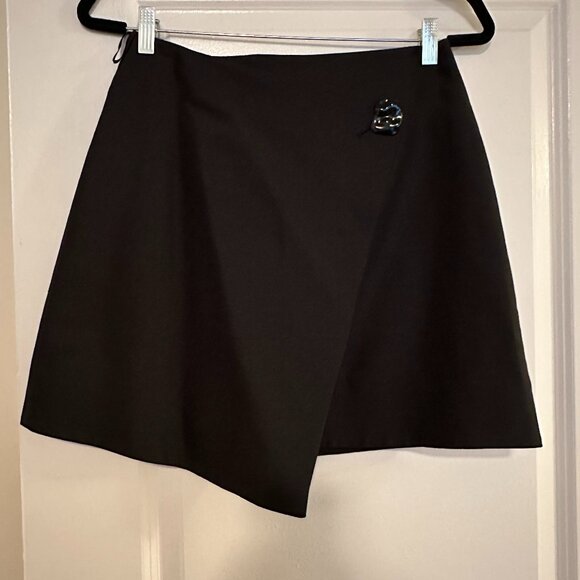 Cos Brooch Detail Wool Blend Mini Skirt in Black - Size 6 - Picture 2 of 8